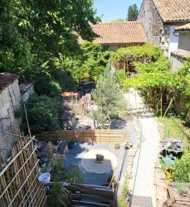 Chef-Boutonne Bed & Breakfast | Pet-Friendly Retreat at Chambre d'Hote Woody, Rated 8.3