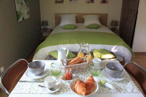 Fresnes Bed & Breakfast | Welcoming Chambre d'hotes Antony: Family-Friendly Retreat