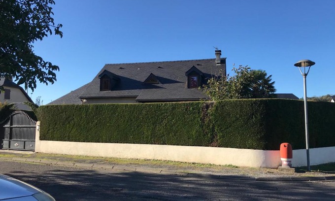 Lourdes Bed & Breakfast | Oceanfront Retreat at Chambre d'Hotes Chez Christiane