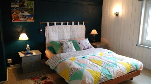 Eteimbes Bed & Breakfast | Cozy Room in Renovated Farmhouse with Restaurant & Kitchen
