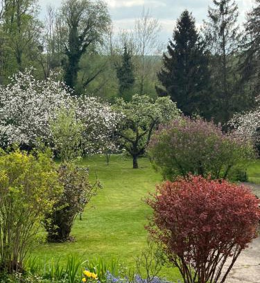 Auxi-le-Chateau House | Cozy Homestays in Auxi-le-Château with Pool & Ocean Views
