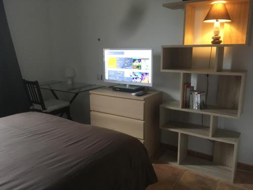 Montrabe House | Cozy Villa Room: Pet & Child Friendly Stay Awaits You