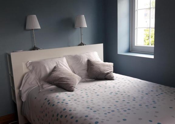 Gouesnou House | Cozy Villa Room - Perfect for Families & Budget Travelers