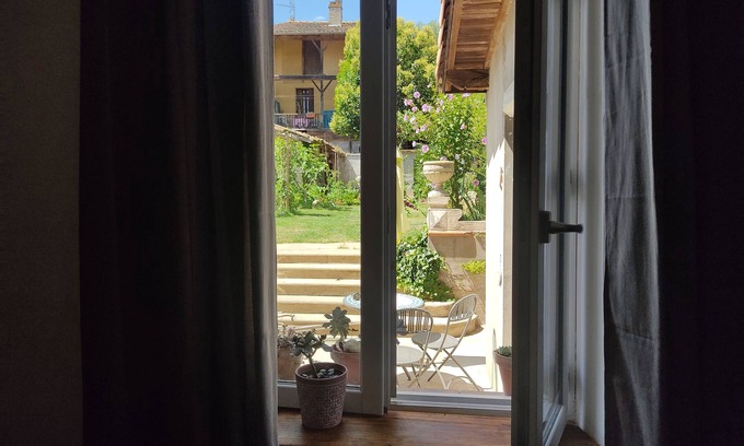 Moissac Bed & Breakfast | Cozy Chambre des Bois – Ideal for Families, Steps from Center
