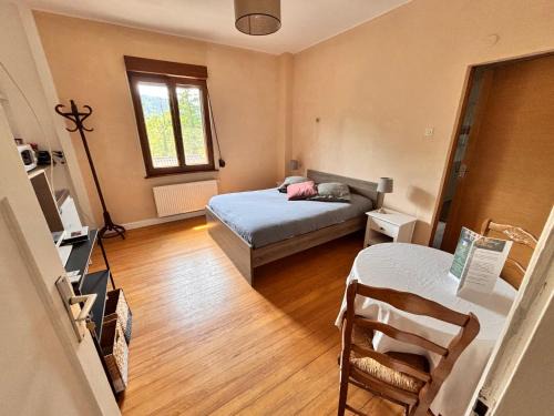Scherwiller House | Cozy Double Room at Auberge Alsacienne with Dining Options