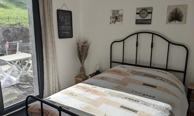 Liergues House | Cozy Double Room at Domaine Passeloup with Breakfast Included