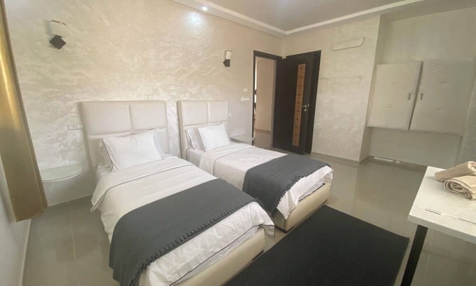 Bni Quolla Villa | Relax at Chambre Fa, Guitar Palace: Pool & Breakfast Included