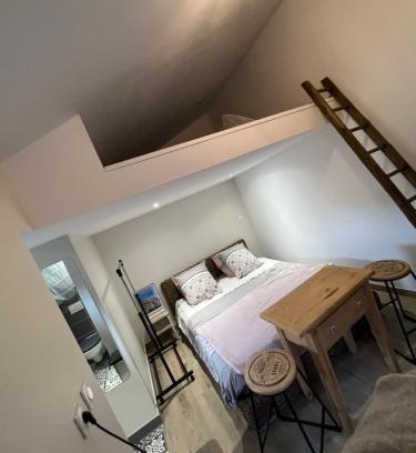 Brie-et-Angonnes Bed & Breakfast | Oceanfront Escape at Chambre Folle Avoine - Rated 8.7/10