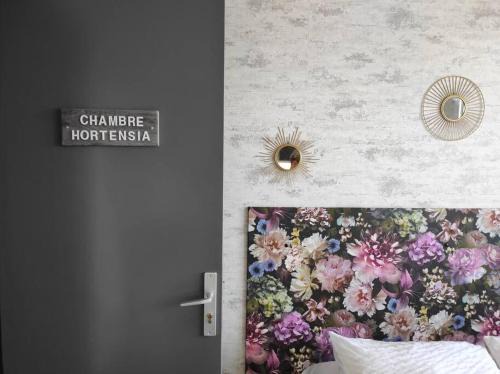 Questembert Apartment | Discover the Comfort of Chambre HORTENSIA - Rated 9.2/10
