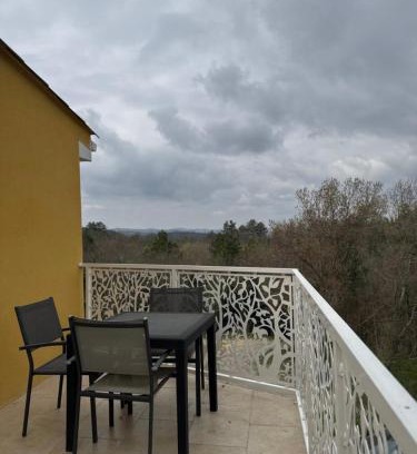 Digne-les-Bains House | Chambre hotes avec vue panoramique sur la foret
