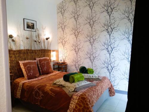 Brezilhac Bed & Breakfast | Private Room with Pool, Park Access & Kitchen Amenities