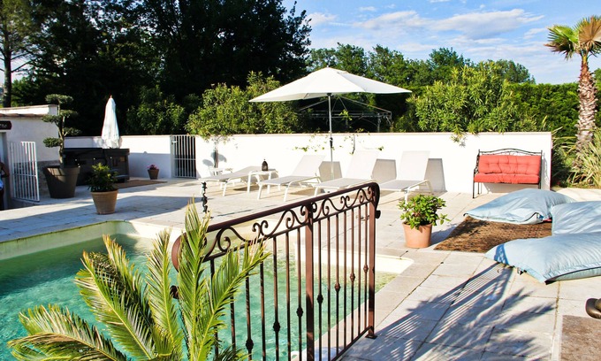 Callian Bed & Breakfast | Romantic Getaway in Chambre Joséphine Baker with Spa & Pool