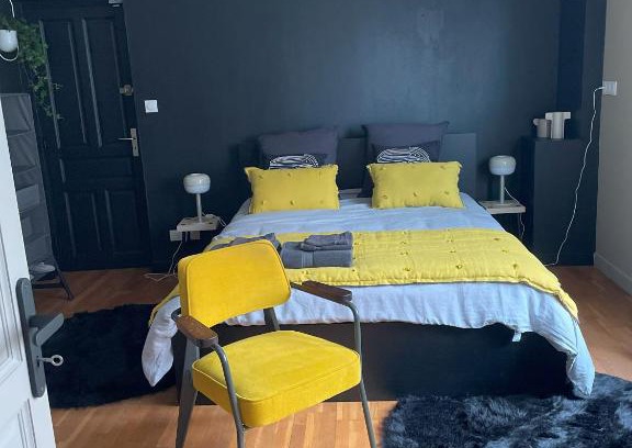 Ecourt-Saint-Quentin Bed & Breakfast | Chambre Marais: Guest Rated 9.2 for Memorable Stays