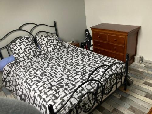 Vernouillet House | Cozy Room in a Welcoming Home - Rated 8.3/10 by Guests