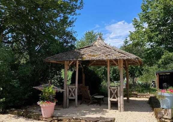 Montclera Bed & Breakfast | Relaxing Chambre Pranayama: Family-Friendly with Pool Access