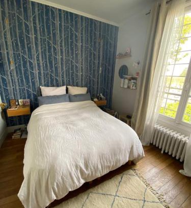 Saint-Cloud House | Cozy Room in a Charming City Home with Pool & Dining
