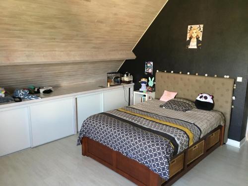 Bouloire House | Private Room with En-Suite Bath, Family Friendly Stay