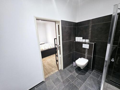 Outremeuse House | Cozy Private Room with Family-Friendly Amenities