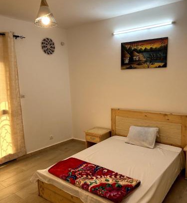 St. Louis Bed & Breakfast | Cozy Private Room with En-Suite Bath & Breakfast Included