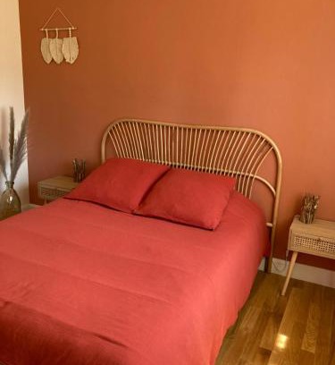 Rumilly-les-Vaudes House | Inviting Private Room with Child-Friendly Amenities