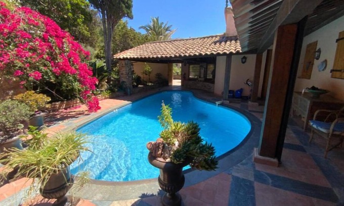 Ile du Levant Bed & Breakfast | Ocean View Room: Ideal for Families and Travelers
