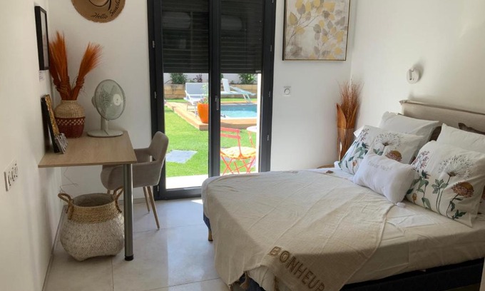 Valence House | Serene Haven at Chambre Zen chez l'Habitants