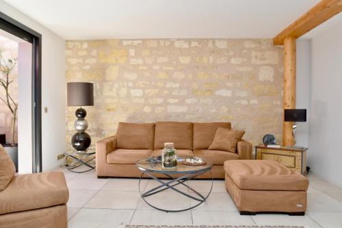 Bastide Bed & Breakfast | Family-Friendly Retreat at Chambres à Bord'O - Rated 9.4/10