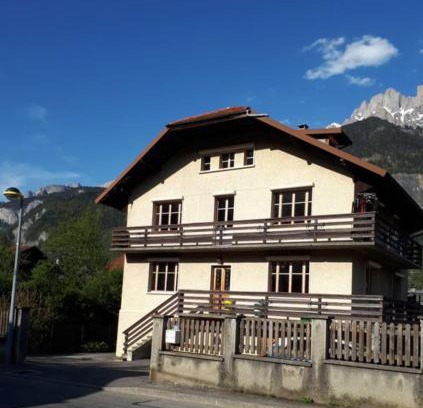 Sallanches Bed & Breakfast | Relaxing Retreat at RUE DU DOCTEUR LAFFIN with Hot Tub