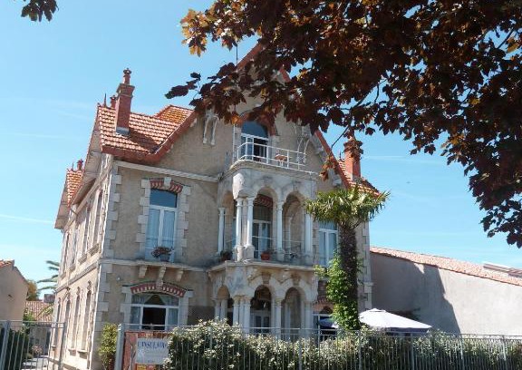 Saint-Denis-d'Oleron House | Oceanfront Retreat at Chambres d'Hôtes L'Insulaire