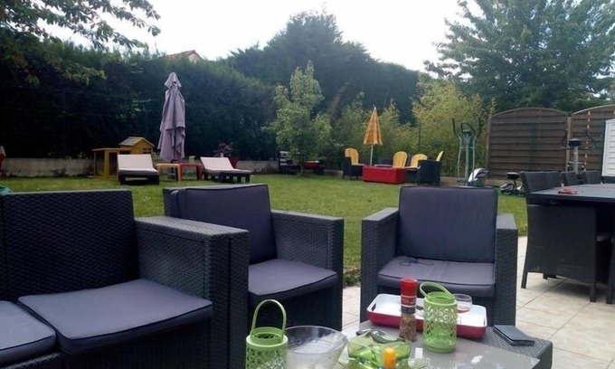 Fontenay-Tresigny Bed & Breakfast | Cozy Chambres D'Hôtes: Guest Rated 9.2, Breakfast Included