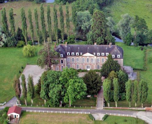 Saint-Aubin-le-Cauf Bed & Breakfast | Discover La Chatellenie: Guest Rated 9.3 & Kitchen Amenities