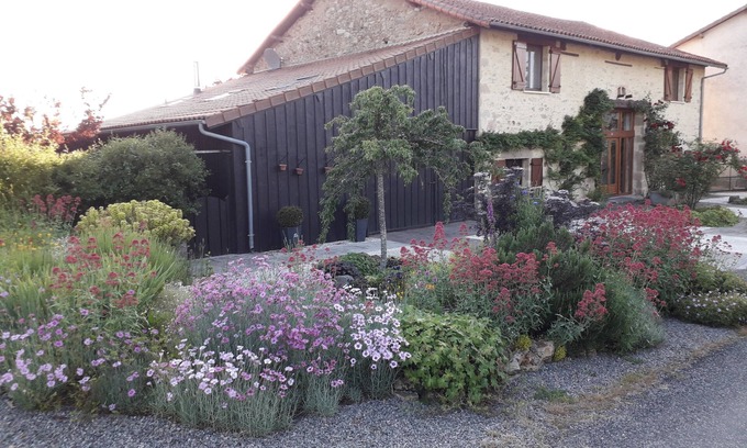 Saint-Auvent Bed & Breakfast | Discover the Unique Chambres D'hôtes à L'art'elier Experience