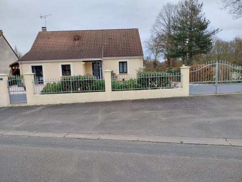 Monce-en-Belin Apartment | Guest Rated 9.8: Chambres d'hôtes 24 H du Mans Escape