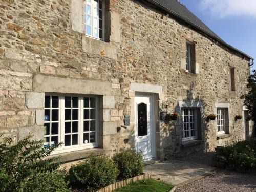 Lamballe Bed & Breakfast | Family-Friendly Retreat at Chambres d'Hôtes Au Clos du Lit