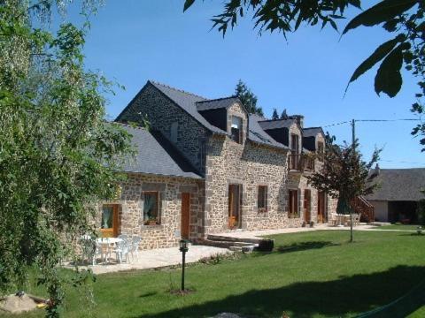 Couesmes-Vauce Bed & Breakfast | Oceanfront Retreat at Chambres D'Hôtes De Froulay