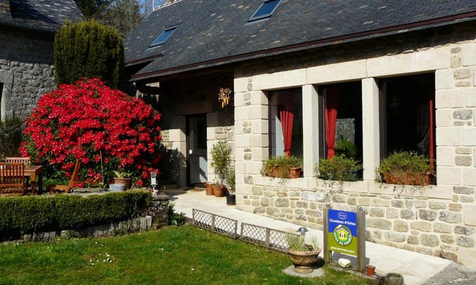 Landrevarzec Bed & Breakfast | Guest Rated 10/10: Penn Ar Yeun's Cozy Stay Awaits