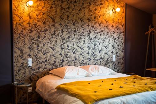 Courthezon Bed & Breakfast | Discover Domaine de Cristia: Guest Rated 9/10 with Dining