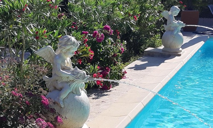 Belcodene Bed & Breakfast | Relaxing Chambers d'Hôtes with Pool, Spa & Tennis Access
