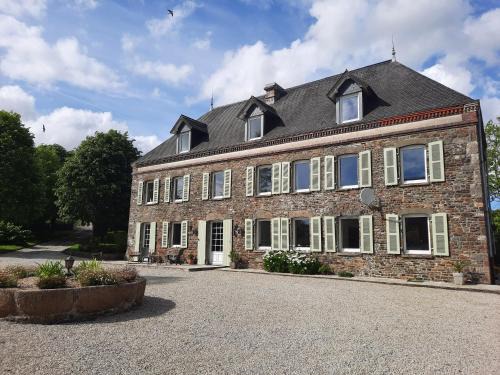 Saint-Lo-d'Ourville Bed & Breakfast | Guest Rated 10/10 at Domaine Les Sources - Charming Stay