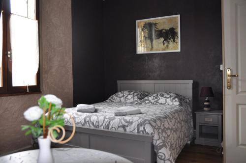 Orry-la-Ville Bed & Breakfast | Cozy Chambres d'Hôtes L'Alezan with Family-Friendly Dining