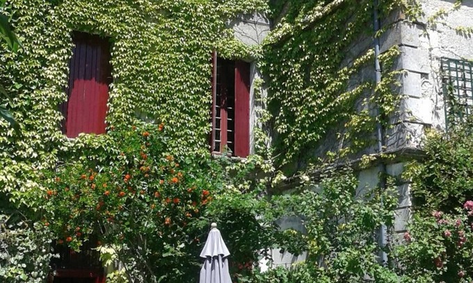 La Courade Bed & Breakfast | Inviting Stay at Chambres d'hôtes La Cure du Maine Charles