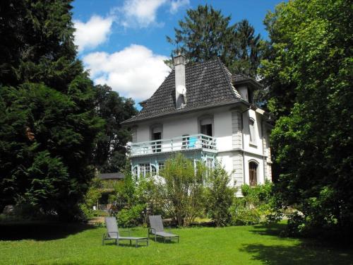 Valentigney Bed & Breakfast | Oceanfront Escape at Chambres d'Hôtes la Maison de Juliette