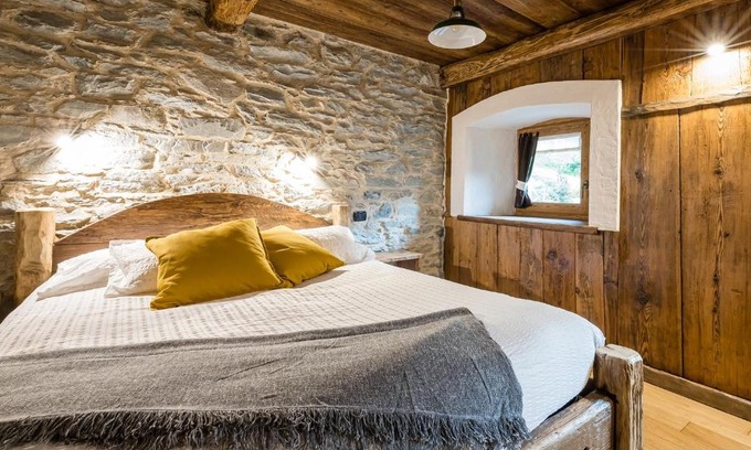 Pontboset House | Guest Rated: 9.2/10 at Chambres d'Hôtes - Li Tzatagni