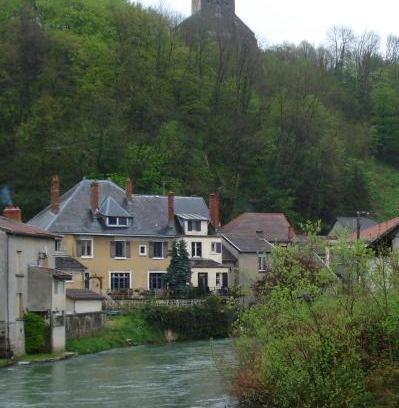 Dun-sur-Meuse Bed & Breakfast | Welcoming Chambres d'hôtes Notre Paradis with Pet-Friendly Perks