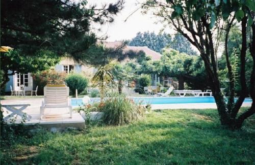 Pujaut Bed & Breakfast | Beautiful Oceanfront Stay at Chambres d'Hôtes Saint Vérédème
