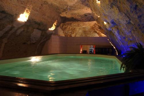 Amboise Bed & Breakfast | Discover Troglodyte Rooms at Le Clos de L'Hermitage
