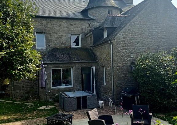 Saint-Ouen-des-Alleux Bed & Breakfast | Guest Rated: 9.5/10 at Chambres d'hôtes du Couesnon