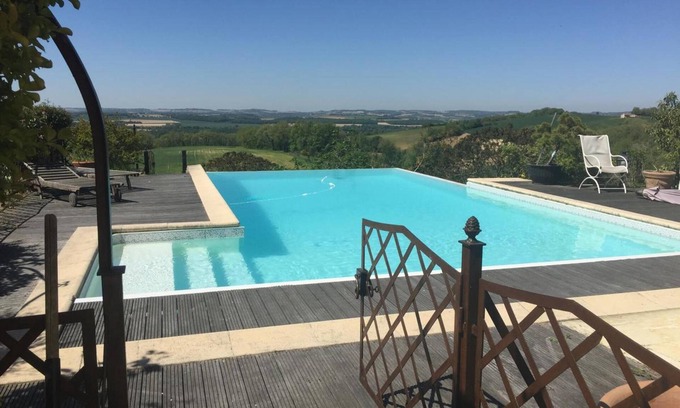 Castelnau-dArbieu House | Guest Favorite: Chambres d'Hotes Las Caneres with Pool & Breakfast