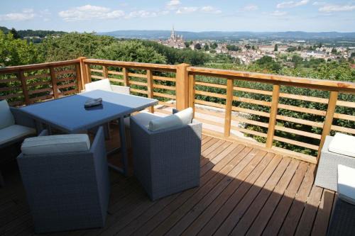 Autun Bed & Breakfast | Cozy Guest Rooms in Autun with Restaurant & Pet-Friendly Options