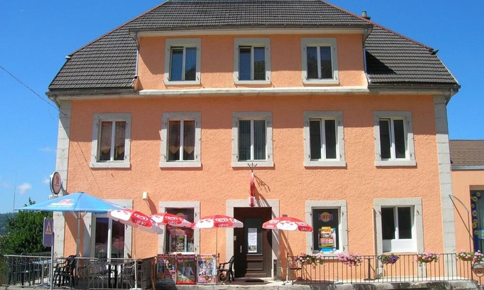 Les Brenets House | Discover Comfort at Chambres d'Hotes Le Passiflore